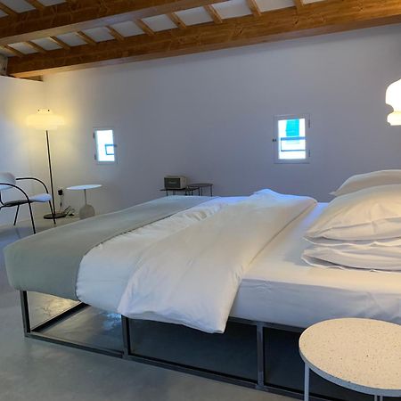 Fragile Hotel Ciutadella  Bagian luar foto