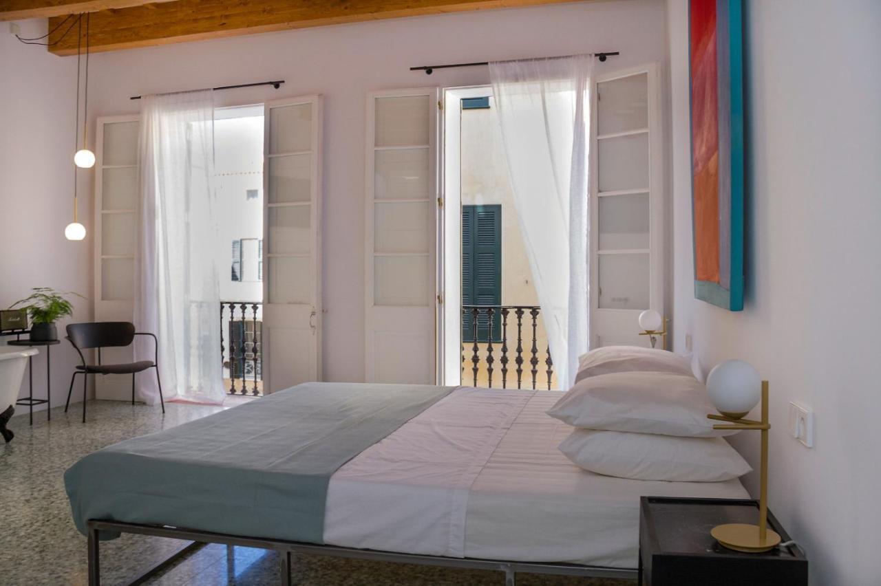 Fragile Hotel Ciutadella  Bagian luar foto