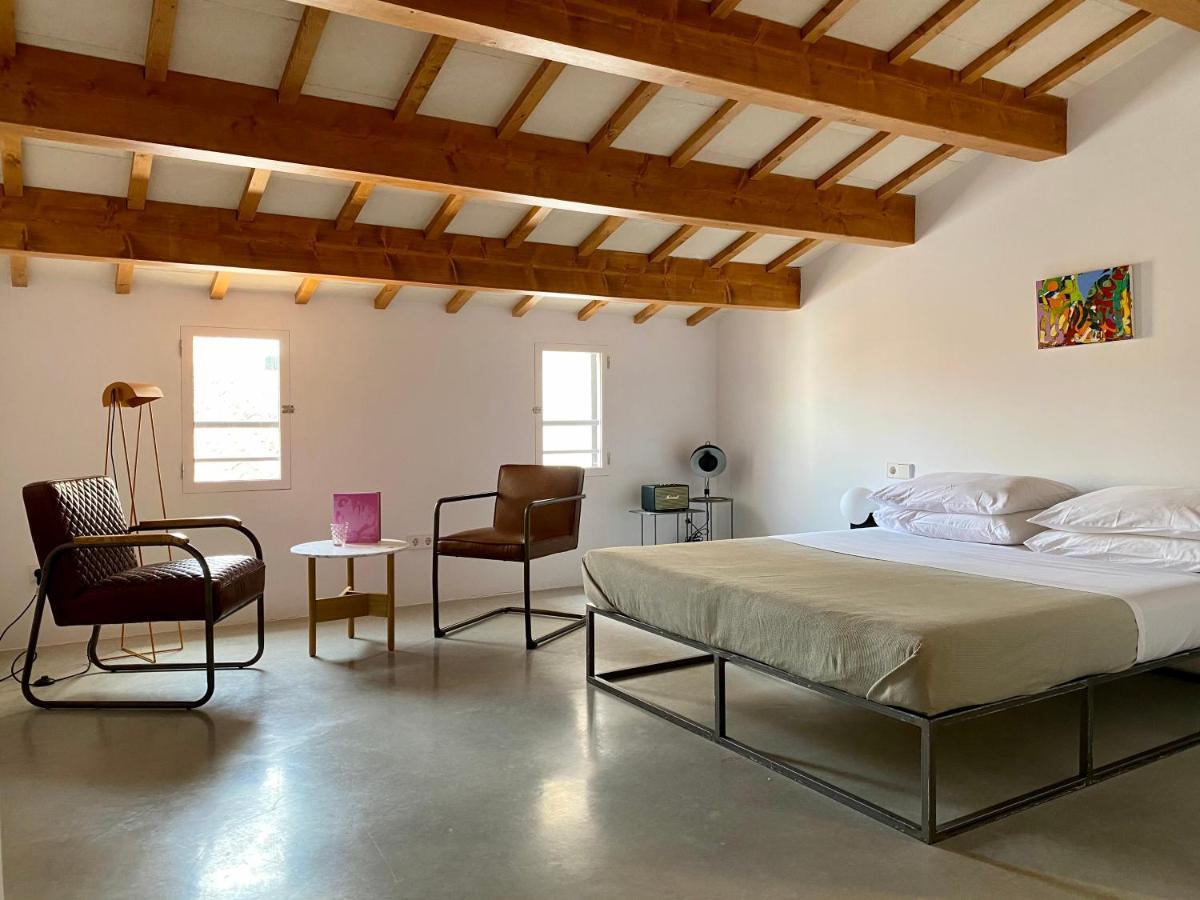 Fragile Hotel Ciutadella  Bagian luar foto