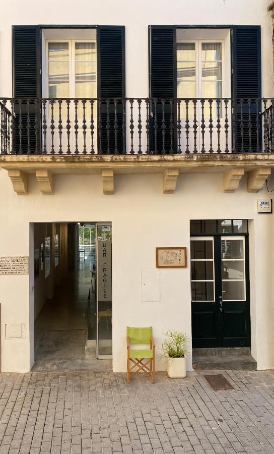 Fragile Hotel Ciutadella  Bagian luar foto